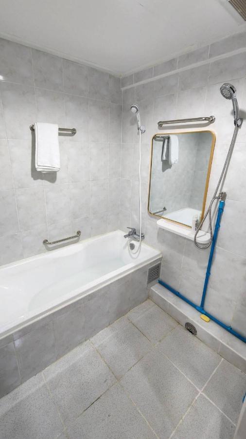 Apartment A4 Dindaeng Bangkok Buitenkant foto